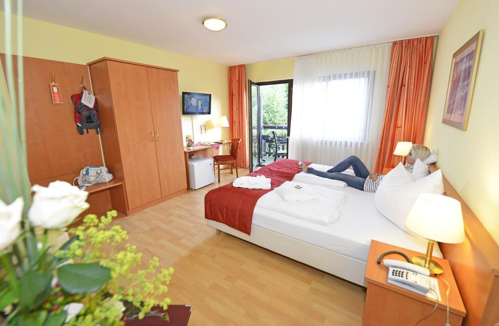 Hotel Die Kleine Blume Erfweiler Exteriör bild