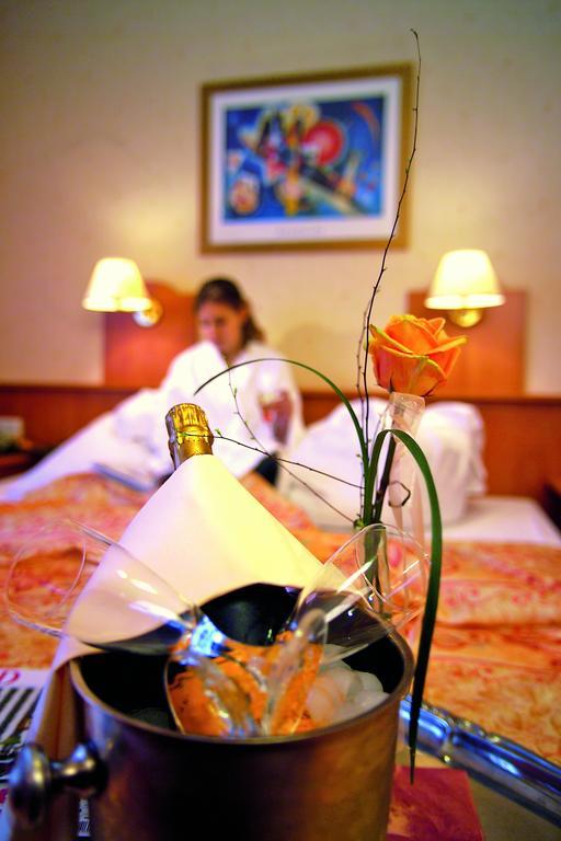 Hotel Die Kleine Blume Erfweiler Exteriör bild
