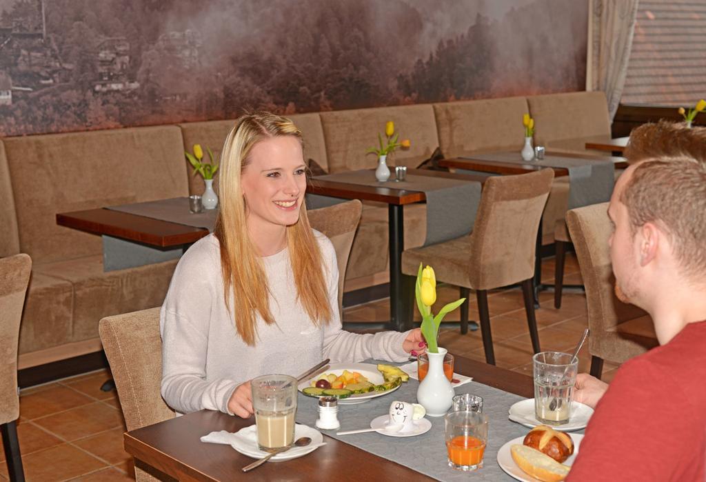 Hotel Die Kleine Blume Erfweiler Exteriör bild