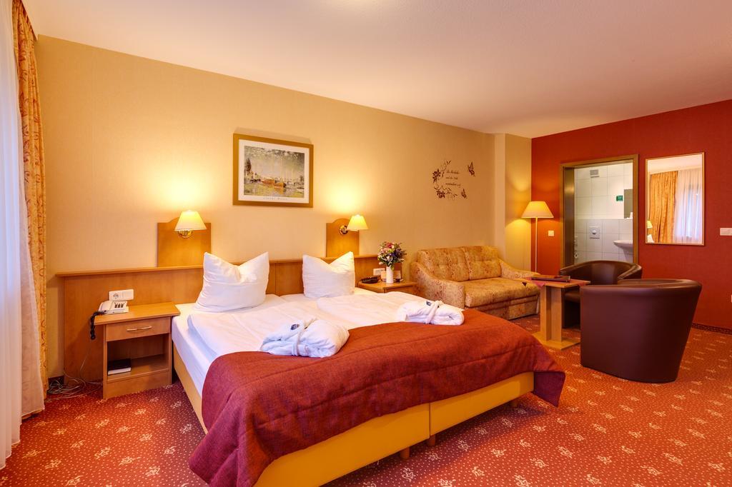 Hotel Die Kleine Blume Erfweiler Exteriör bild