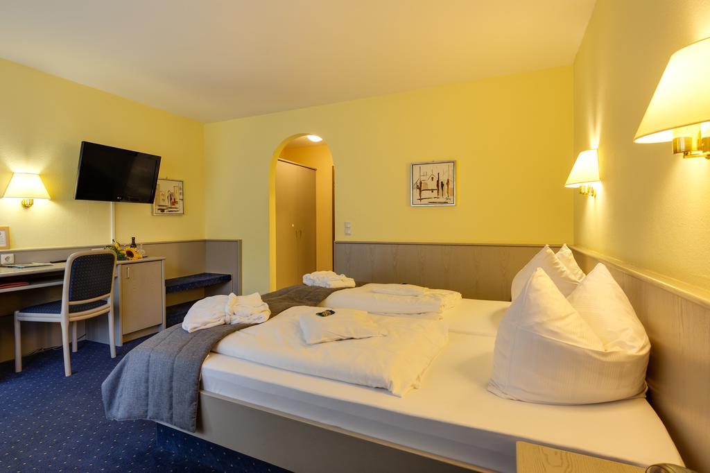 Hotel Die Kleine Blume Erfweiler Exteriör bild